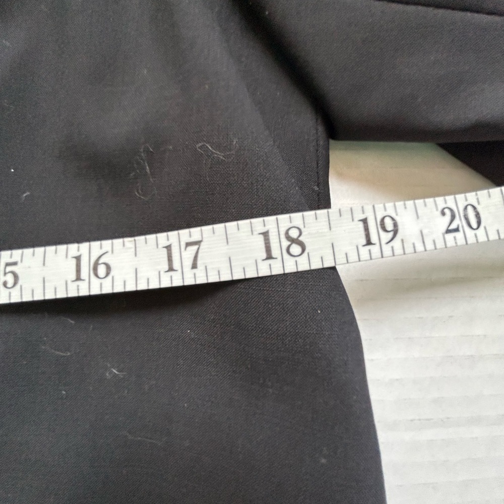 GERARD Darel black blazer SZ 4 ( run big ) NWT 635$ - Picture 9 of 12